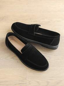 1 Pair Men's Designer Moccasin Shoes, Suede Slip-On Penny Loafers, Men's Genuine Leather Shoes, Gentleman Business Social Shoes, Men's Daily Office Party Wedding Shoes, Couple Date, Romantic Dinner, Holiday Gift, Back To School Student Casual Shoes, College Style, Please Select One Size Up.