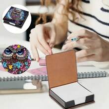 1 pieza Pintura de diamantes con tema animal asimétrico, búho de pie en un árbol bajo la luna, bloc de notas de piel sintética negra con 160 hojas, artesanía hecha a mano, útiles de oficina lindos, regalo de Halloween y Navidad