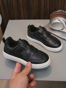 1 Paar neue Kinderschuhe, schwarze Schuhe für Mädchen, bequeme Mädchen-Sportschuhe mit rutschfester Sohle, weiße Schuhe für Schüler, Jungen-Schuhe mit Klettverschluss, PU-Leder Jungen-Schulschuhe, schwarze Schuhe für Jungen, weiße bequeme Schulschuhe für Jungen, Urlaubsschuhe für Jungen - Schwarz - Übersicht 2