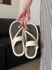 XIXITIAO 女士户外软底人字拖，百搭纯色沙滩凉鞋，法式简约风格平底方头轻便舒适休闲家居拖鞋，适合海滩/户外/派对等场合 - 米白色拼色夾趾 - 查看 5