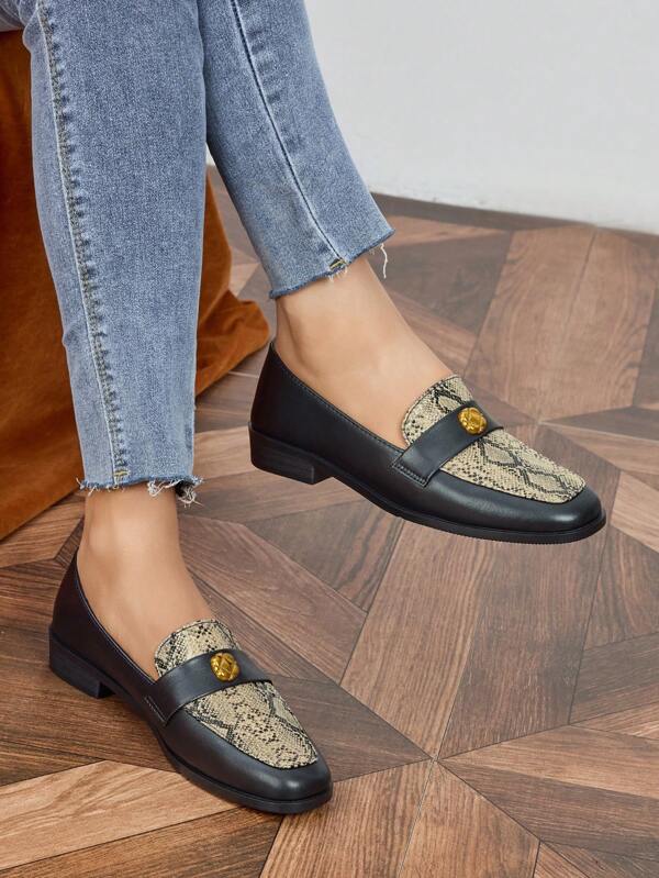 Mocasines de mujer para primavera/otoño, zapatos planos casuales con parches de colores y hebilla metálica, zapatos planos de moda para estudiantes