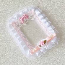 1 buah Sarung Kartu Dekorasi Renda Buatan Tangan, Bingkai Luar Pelindung Foto 3 Inci, Kotak Penyimpanan Kartu, Bingkai Dekoratif Pita Kain, Penutup Pelindung Koleksi Gambar, Cangkang Luar Koleksi Anime, Casing Pelindung Dekoratif Gambar, Sarung Pelindung Penyimpanan Foto, Bingkai Luar Gambar Idola, Cangkang Dekorasi Pita Lipit, Kotak Pelindung Pajangan Foto - A - View 3