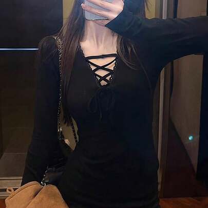 스위트 & 스파이시 바이브 여성 긴소매 브이넥 할로우 타이업 티셔츠, 핏되고 슬리밍, 봄