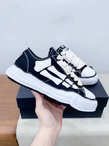 MMY Maison Minara Yasuhiro 2025 New Classic Non-Slip Lightweight Low-Top Shoes, Campus Skate Shoes, Women's Classic Low-Top Canvas Shoes, White Pleated Style, Men's And Women's - Black and White - View 3