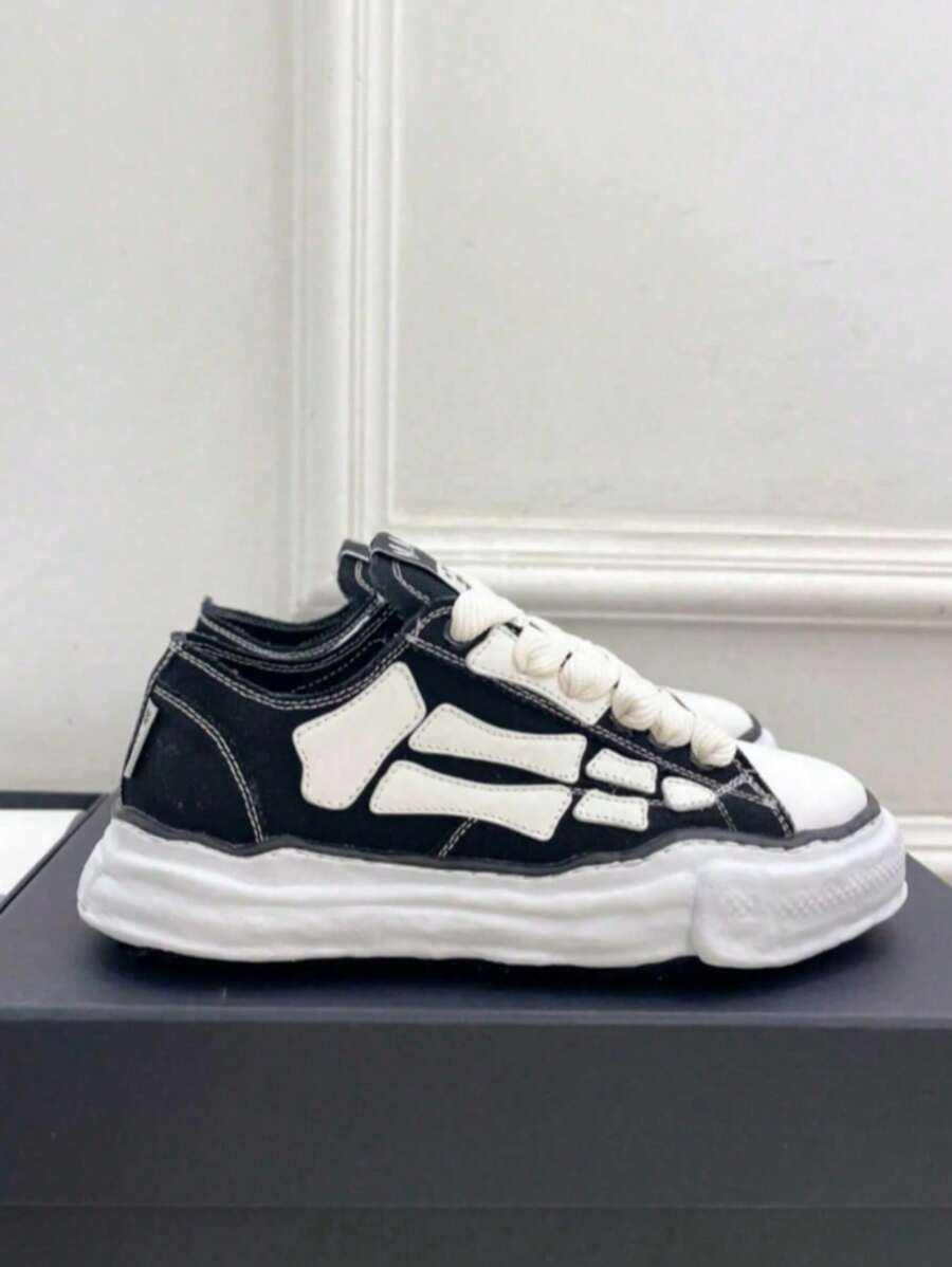 MMY Maison Minara Yasuhiro 2025 New Classic Non-Slip Lightweight Low-Top Shoes, Campus Skate Shoes, Women's Classic Low-Top Canvas Shoes, White Pleated Style, Men's And Women's - Black and White - View 1