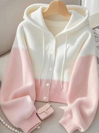 Mjuk stickad tröja med huva i kontrastfärg, höst/vinter