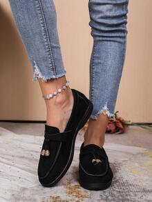 Nuovi mocassini slip-on, morbidi e versatili mocassini penny alla moda con ciondolo a campana in metallo, adatti per uso all'aperto, lavoro, tutte le stagioni