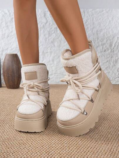 女士米色新款圆头仿皮毛拼接一脚蹬雪地靴，系带铆钉扣设计配饰，防滑厚底，时尚保暖，冬季必备
