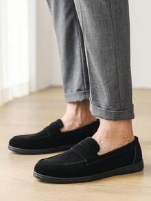 1 Pair Men's Designer Moccasin Shoes, Suede Slip-On Penny Loafers, Men's Genuine Leather Shoes, Gentleman Business Social Shoes, Men's Daily Office Party Wedding Shoes, Couple Date, Romantic Dinner, Holiday Gift, Back To School Student Casual Shoes, College Style, Please Select One Size Up.