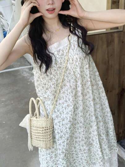 2025 New Vintage Floral Pleated Lace Patchwork Loose Strap Dress