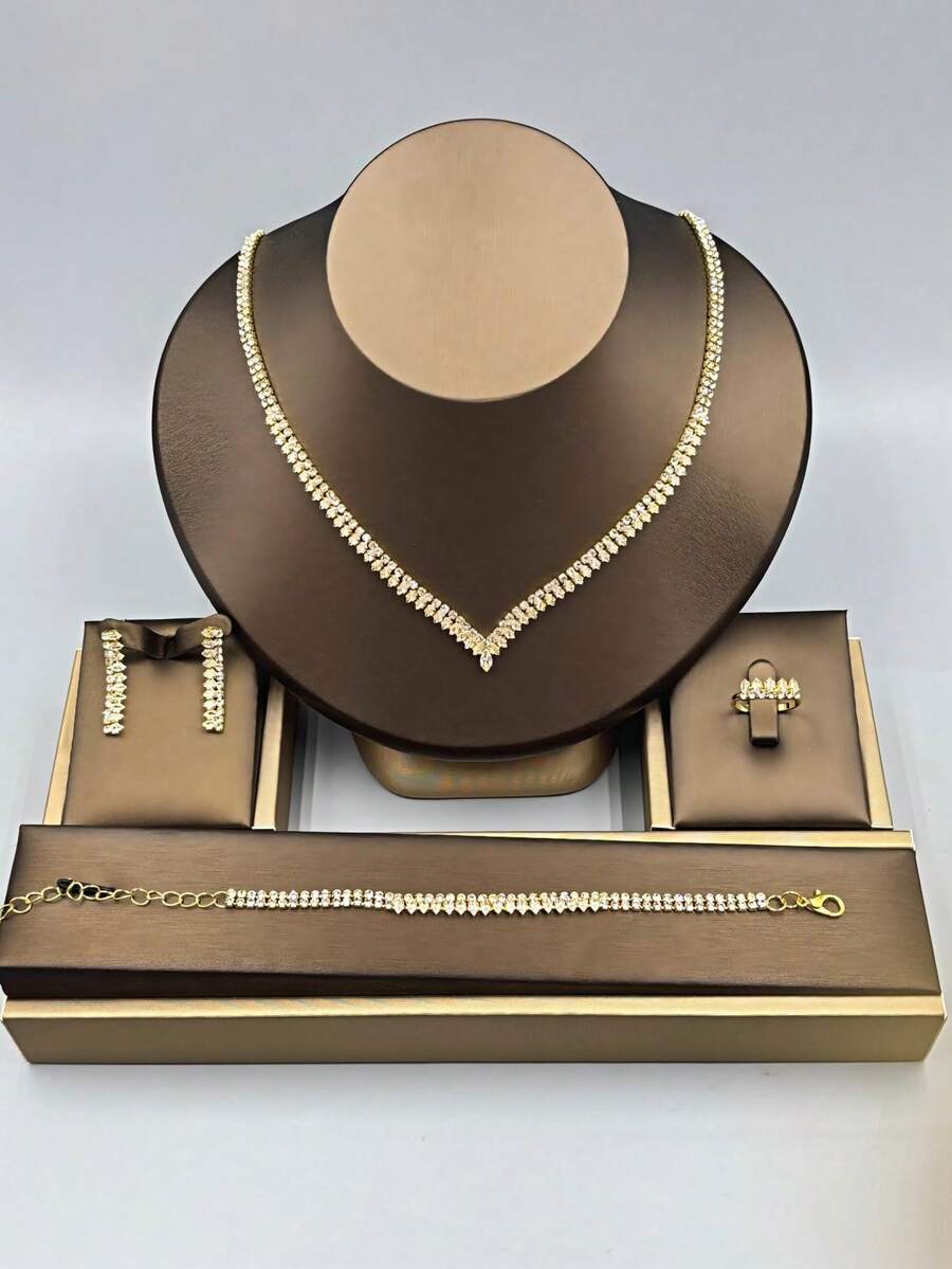 1 套女士时尚珠宝套装，锆石 + 新款方晶锆石项链、耳环、手链、戒指 4 件钻石配饰适合日常佩戴 - 金色 - 查看 1