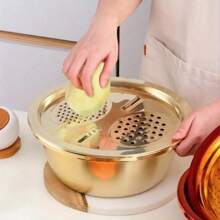 三件套不锈钢厨房备餐套装：集成式刨丝器、多功能滤网和带沥水系统的碗，用于清洗、切片水果、蔬菜和奶酪。