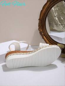 Foot Flair 女式加大码石纹编织可调节扣露趾坡跟一脚蹬波西米亚海滩度假休闲凉鞋,夏季新款配色弹力绳底罗马凉鞋 - 白色 - 查看 9