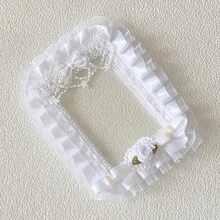 1 buah Sarung Kartu Dekorasi Renda Buatan Tangan, Bingkai Luar Pelindung Foto 3 Inci, Kotak Penyimpanan Kartu, Bingkai Dekoratif Pita Kain, Penutup Pelindung Koleksi Gambar, Cangkang Luar Koleksi Anime, Casing Pelindung Dekoratif Gambar, Sarung Pelindung Penyimpanan Foto, Bingkai Luar Gambar Idola, Cangkang Dekorasi Pita Lipit, Kotak Pelindung Pajangan Foto - A - View 9