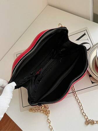 Modern kedjeformad axelväska i form av glansigt läppmönster för kvinnor, unik miniväska i lackläder