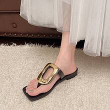 女士平底凉鞋，2025年新款夏季户外方头拖鞋，时尚休闲金属扣人字拖，平底女士凉鞋 - 黑色 - 查看 2