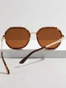 1pc Women's Retro Tortoiseshell Frame Fashion Glasses - Brown - View 3