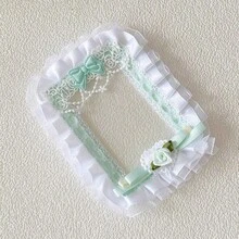 1 buah Sarung Kartu Dekorasi Renda Buatan Tangan, Bingkai Luar Pelindung Foto 3 Inci, Kotak Penyimpanan Kartu, Bingkai Dekoratif Pita Kain, Penutup Pelindung Koleksi Gambar, Cangkang Luar Koleksi Anime, Casing Pelindung Dekoratif Gambar, Sarung Pelindung Penyimpanan Foto, Bingkai Luar Gambar Idola, Cangkang Dekorasi Pita Lipit, Kotak Pelindung Pajangan Foto - A - View 8