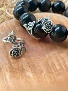 56 hạt phụ kiện đính hạt vòng hoa hồng bằng hợp kim 20mm. Không dễ phai màu, không gây dị ứng, không bị oxy hóa. Thích hợp làm hoa tai, vòng cổ ngọc trai, vòng tay hạt, mũ đội đầu, kẹp tóc. Phụ kiện tự làm. Làm đồ trang sức độc đáo và quyến rũ. Móc chìa khóa, bùa hộ mệnh, đồ trang trí. Vật liệu làm trang sức. Vòng tay, đồ trang trí, đồ thủ công mỹ nghệ và quà tặng hàng ngày. Hạt phụ kiện thủ công. - Hoa hồng/ - Xem 2