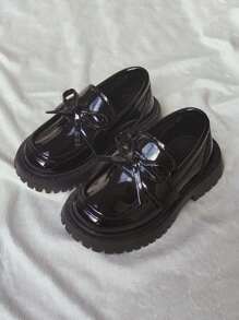 1 双女童浅口可爱公主平底皮鞋，透气软底防滑百搭儿童鞋，婴幼儿易穿脱步行鞋，适合春、夏、秋季