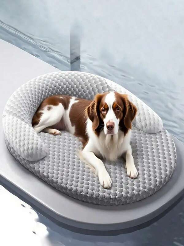 宠物降温窝垫面料蜂窝状表面形状快速降温凉爽感觉窝垫带枕头可拆卸可洗设计，舒适颈部保护，让狗狗更舒适