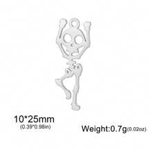 1 pieza Esqueleto bailarín minimalista de acero inoxidable, colgante de araña y murciélago, accesorio creativo con diseño de Halloween adecuado para collar, pulsera, llavero, aretes, accesorios hechos a mano DIY