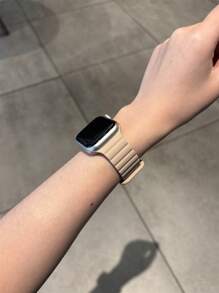 1pc Unisex Silicone Magnetic Watch Band, Compatible With Apple Watch 42mm, 38mm, 40mm, 41mm, 44mm, 45mm, 46mm, 49mm, Fashionable Smart Watch Replacement Strap, Suitable For Ultra2, Ultra SE2, SE 11, 10, 9, 8, 7, 6, 5, 4, 3, 2, 1 Series, Can Be Used As Student Back-To-School Gift