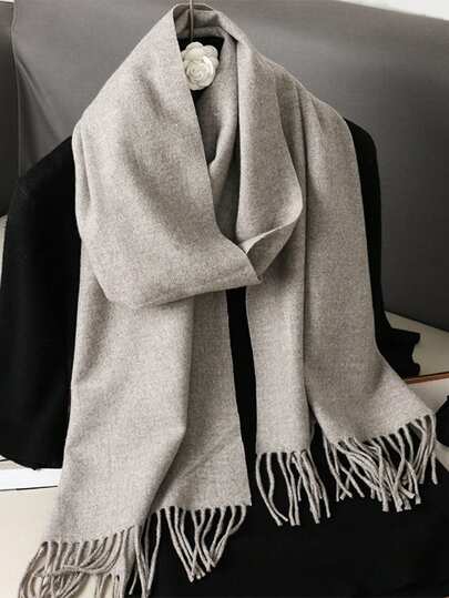 1条35*180厘米高品质时尚优雅纯色流苏羊毛围巾，女士休闲防风披肩，适合日常佩戴，秋冬季搭配连衣裙