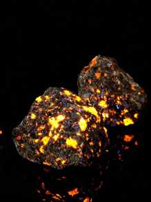 1pc Natural Fluorescent Flame Stone Crystal Rough Mineral Decor, Aromatherapy Stone, Home Accessory