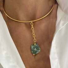 manbara قلادة معدنية رقيقة ذهبية ناعمة قابلة للتعديل على طراز رجعي للنساء ، قلادة طوق مع قلادة حجر كريستال طبيعي أخضر بشكل قطرة الماء ، سلسلة رقبة مجوهرات مثالية للصيف - طوق - مشاهدة 6