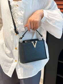 新款亮面牛皮石纹立体感网红包，时尚单肩斜挎包，V型水桶包，女士时尚包包 - 黑色 - 查看 3