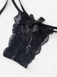 一套性感蕾丝内衣，采用非开裆和不可拆卸设计，今晚与您的伴侣点燃浪漫，狂欢，坏蛋造型