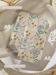 1 Pieza Diario con tapa dura A5A6 con hojas sueltas que se pueden desprender y cuaderno de notas. La portada tiene un diseño en relieve y un diario creativo. El tema es el lirio, la hortensia y la mariposa con línea dorada. Hay tres diseños de papel de escritura: páginas en blanco, páginas con cuadrícula y páginas con líneas horizontales. Es muy adecuado para escribir, tomar notas y hacer manuales.