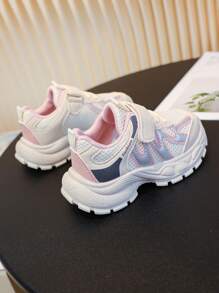 1 Pair Children's Sports Shoes For Autumn/Winter, Convenient Slip-On: Hook And Loop Design Allows Kids To Wear And Remove Easily, Cultivating Independence, Also Convenient For Parents. Fashionable & Versatile: Fresh Colors, Styles, Suitable For Both Sportswear And Casual Wear, Making Kids Stand Out In School.