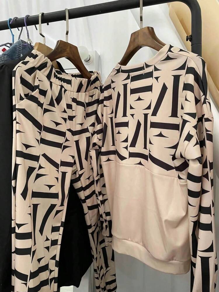 Conjunto de dos piezas para mujer, camisa y pantalones deportivos con estampado de letras casuales de estilo vintage boho para ropa urbana. - Beis - Añade 2