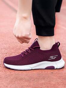 Zapatillas de playa huecas y transpirables Sandalias de senderismo ligeras para vacaciones al aire libre Coconut Grove Sea Breeze Zapatos para la misma cueva Permeabilidad al oxígeno aumentada en un 70% Diseño ligero a prueba de salpicaduras - Rojo - Ver 3