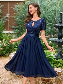 MIUSOL Váy midi dáng chữ A bằng chiffon xếp ly, cổ khoét hình giọt nước, viền ren hoa đính sequin, gấu váy lượn sóng, chất liệu chiffon, thích hợp cho tiệc cưới. - Màu xanh hải quân - Xem 4