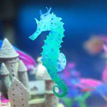 Interesting Glow-In-The-Dark Realistic Seahorse Decor, Adds Magical Lighting To Your Aquarium - Multicolor - View 4