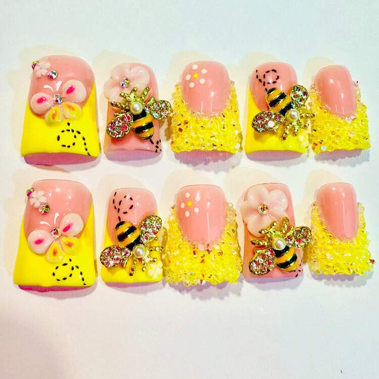 Premium Y2K Handmade 3D Carved Butterfly, Bee French Tip Press On Nails, Butter Yellow Sugar Frosted Rhinestones, Metal Charm Nail Art Set Summer Easter - Nhiều - Xem 11