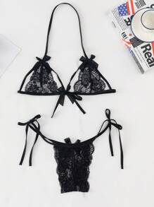 一套性感蕾丝内衣，采用非开裆和不可拆卸设计，今晚与您的伴侣点燃浪漫，狂欢，坏蛋造型