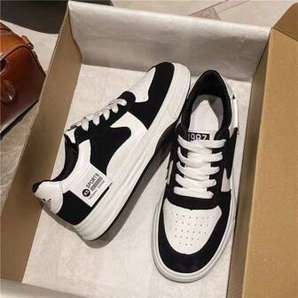 Women's Casual White Sneakers, Non-Slip Soft Sole, Lightweight Thick Sole, Round Toe Lace-Up Shoes, Suitable For Spring And Autumn. Run Small By One Size