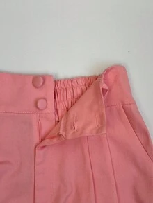 Women's Twill Shorts With Elastic At The Back. (Model With Twill Fabric That Does Not Mark) Simple Pocket - Baby Pink - View 3