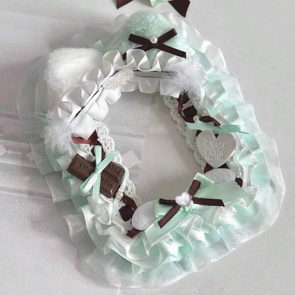 1 Stück neue Spitzen Fotokartenhalter, grünes DIY fertiges Produkt Anime Cartoon Spielfigur Kartenhülle, Prominenten-Fanwaren, Idol-Fanartikeln, 3-Zoll Fotokartenhalter, K-Pop flauschige Katzenohren Spitzen-Rand Schokoladenverpackung Dekokartenhalter