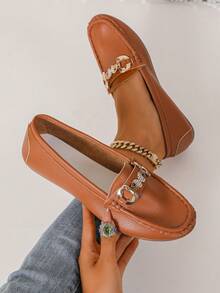 棕色平底乐福鞋，新款春秋蝴蝶水钻圆头休闲一脚蹬舒适驾车鞋