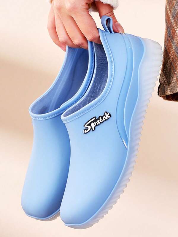 زوج من الأحذية المطاطية ذات اللون الأحادي، طراز بوهيمي كاجوال، مناسبة للكلية والرياضة والتنقل، ذات ملمس مجعد من البولي فينيل كلوريد، مناسبة للموسم الممطر والشاطئ والأعراس والعطلات الجامعية، للربيع والصيف