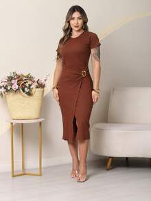 Women's Short Sleeve Dress Round Neckline Discreet Front Slit Ring Detail At The Waist That Creates A Draped Effect - 鏽棕色 - 查看 1