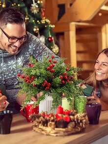 30pcs Christmas Artificial Pine Branches With Red Berries, Faux Norfolk Pine Needles, For DIY Crafts, Wreaths, Home Decor, And Christmas Tree Ornaments, Tabletop Plastic Greenery For Seasonal Fall, Winter, And Holiday Arrangements