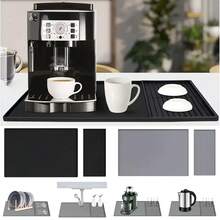 Alas kopi silikon 2-in-1 dengan tepi yang ditinggikan, berukuran 23,6 inci x 15,7 inci, dirancang untuk melindungi area kopi. Cocok untuk mesin kopi, mesin espresso, dan alas pengering piring, alas ini memiliki desain anti-selip dan bantalan penyerap yang dapat dilepas. Aksesori dapur tahan panas multifungsi ini tidak hanya fungsional tetapi juga dekoratif. - MultiWarna - View 5