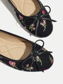 Women's Bow Tie Flat Round Toe Low Heel Embroidered Floral Slip-On Fashion Versatile Ballet Flats, Suitable For Autumn/Winter And Christmas - 黑色 - 查看 8