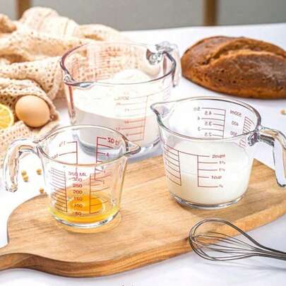 1个耐高温硼硅玻璃量杯，带刻度和手柄，大容量可叠放收纳，适用于咖啡、牛奶、水和面粉的计量，多功能厨房烘焙工具